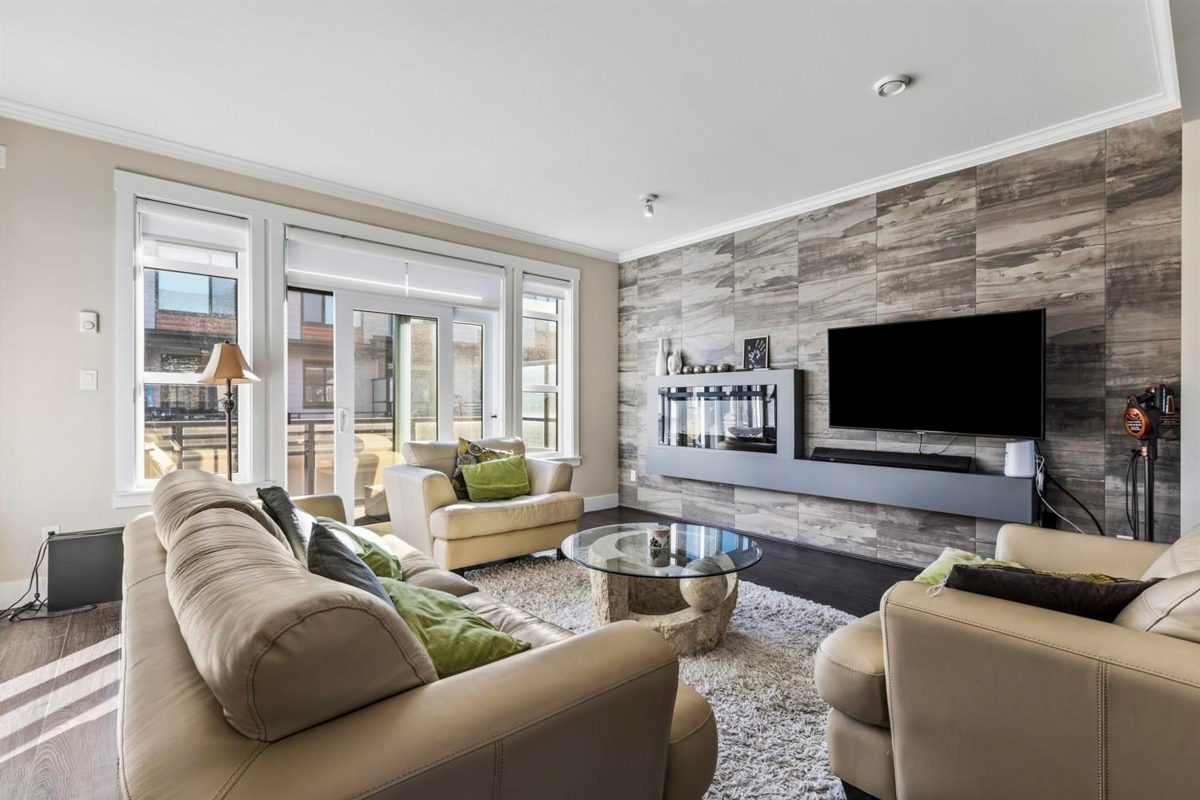 Dining Area Photo of 178 16488 64 Avenue, Surrey, BC