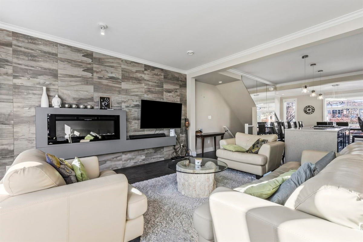 Kitchen Photo of 178 16488 64 Avenue, Surrey, BC