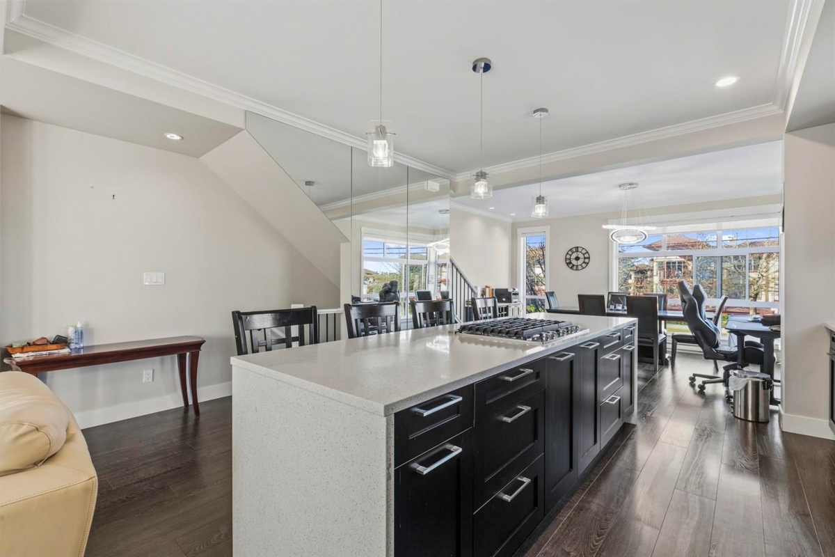 Primary Bathroom Photo of 178 16488 64 Avenue, Surrey, BC