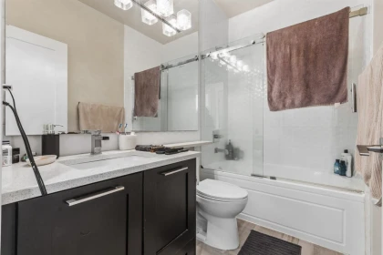 Entry Foyer Photo of 178 16488 64 Avenue, Surrey, BC