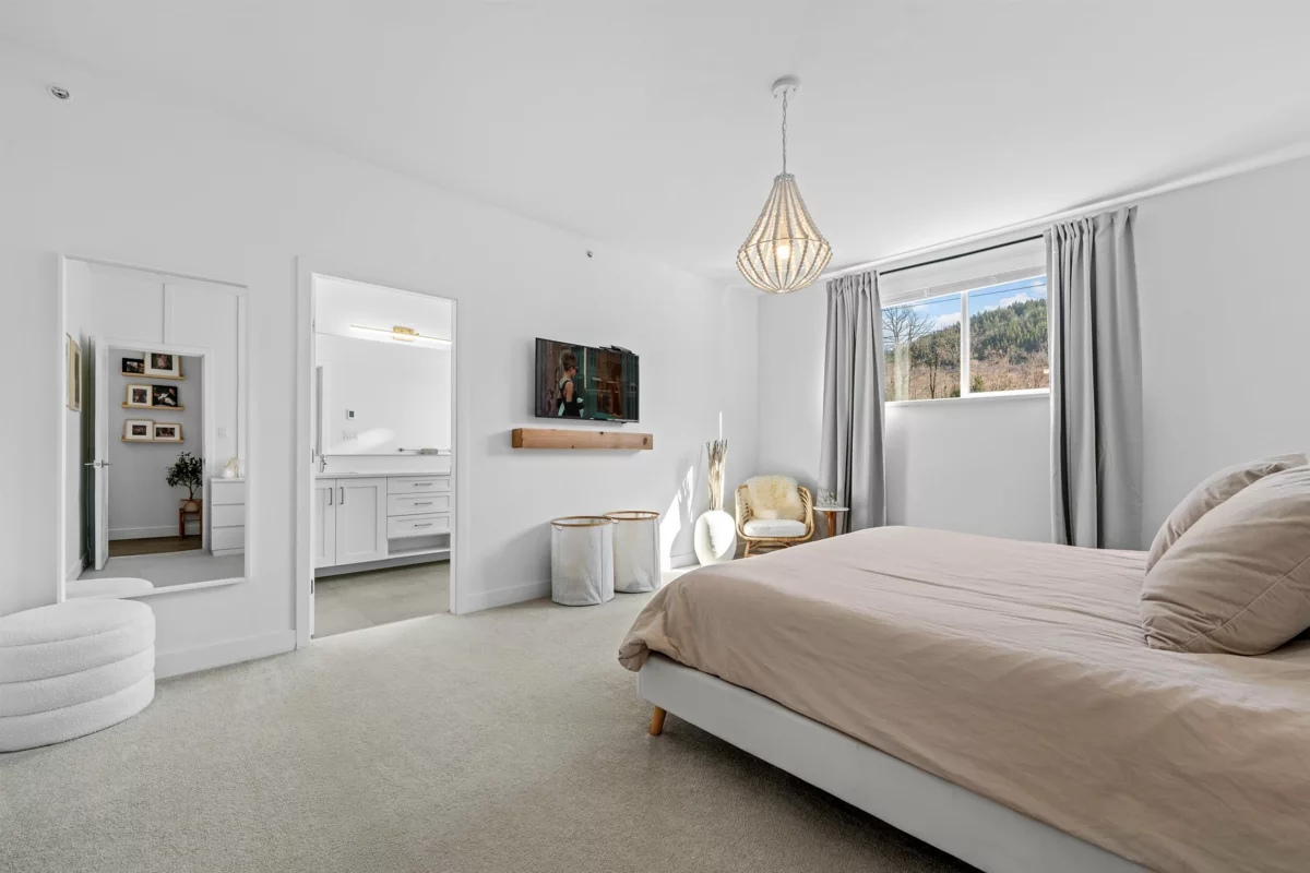 Basement Recreation Room Photo of 39212 Cardinal Drive, Squamish, BC