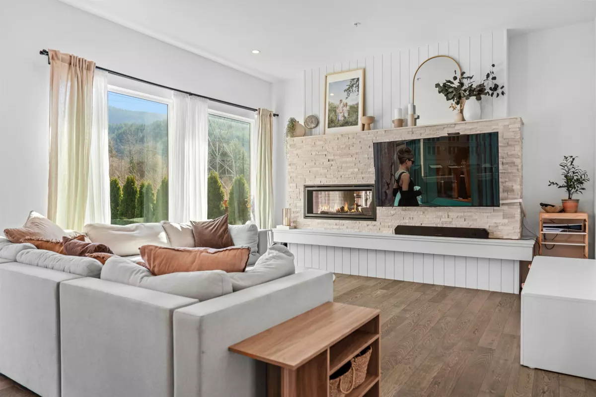 Bedroom 4 Photo of 39212 Cardinal Drive, Squamish, BC