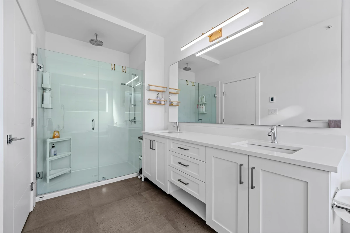 Entry Foyer Photo of 39212 Cardinal Drive, Squamish, BC