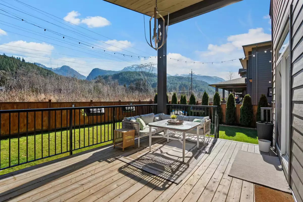 Hot Tub / Spa Photo of 39212 Cardinal Drive, Squamish, BC