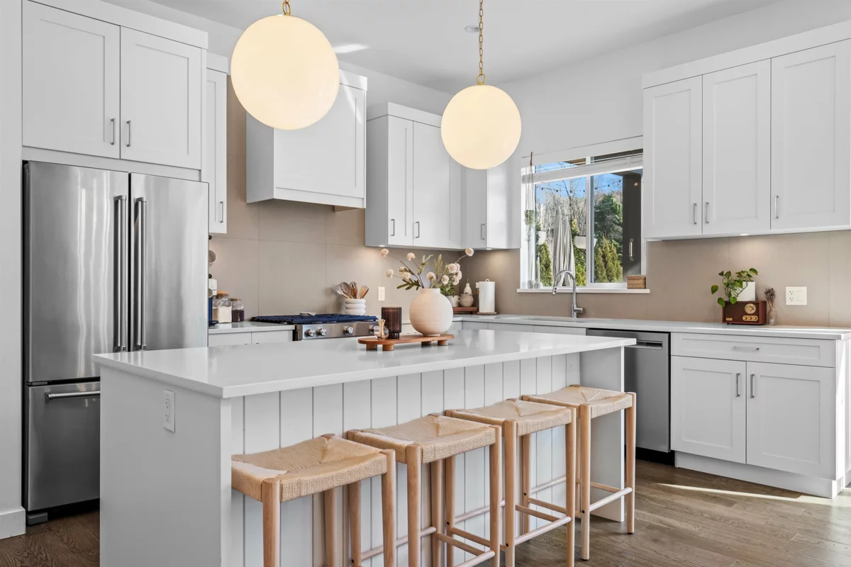 Living Room Photo of 39212 Cardinal Drive, Squamish, BC