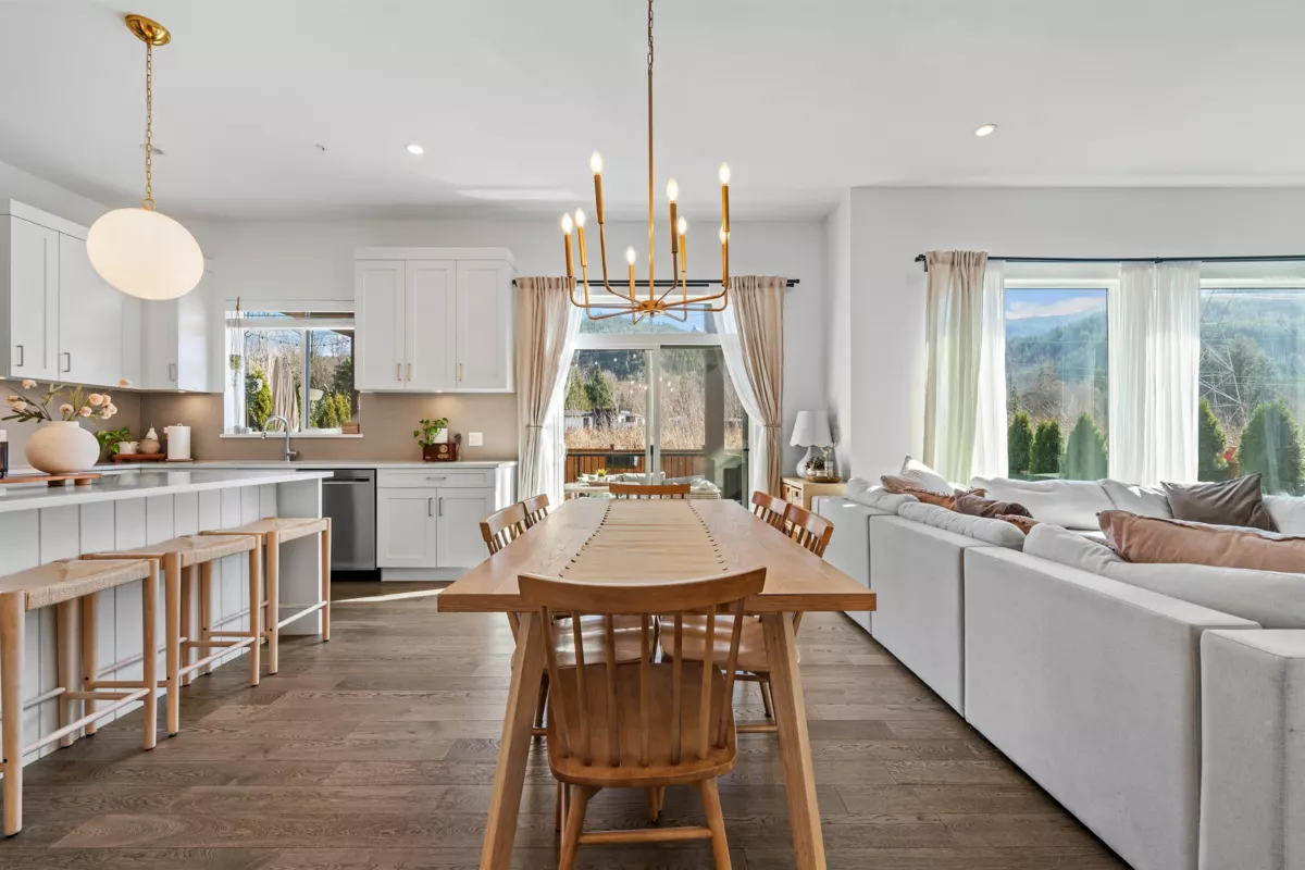 Primary Bedroom Photo of 39212 Cardinal Drive, Squamish, BC