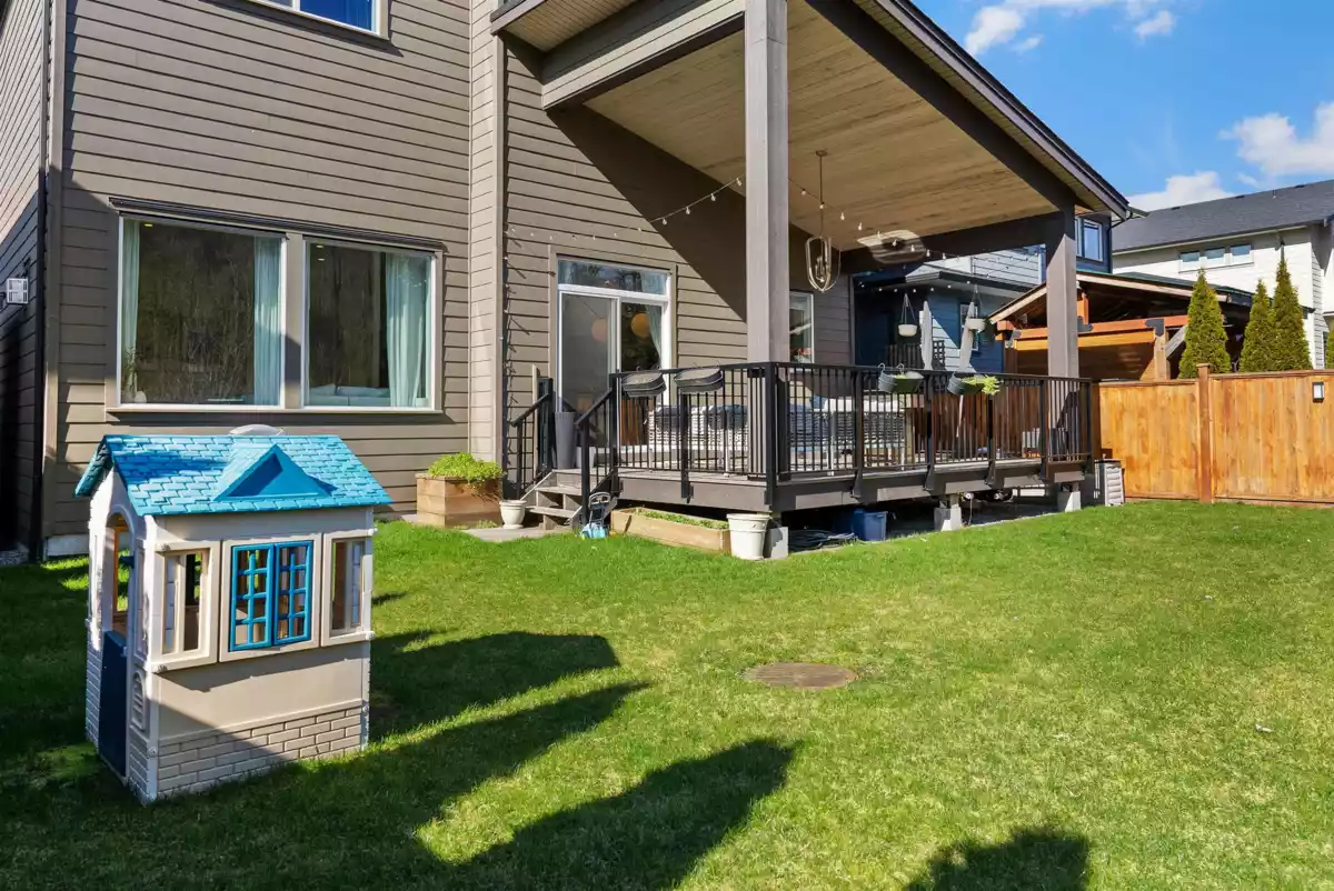 Swimming Pool Photo of 39212 Cardinal Drive, Squamish, BC