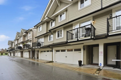 Community Amenities Photo (Clubhouse) of 8 3268 156a Street, Surrey, BC