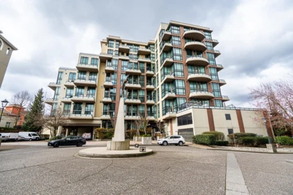 Swimming Pool Photo of 425 10 Renaissance Square, New Westminster, BC