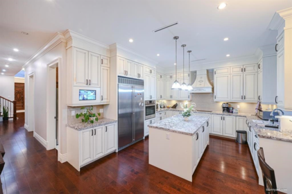 Kitchen Island Photo of 9440 Alberta Road, Richmond, BC