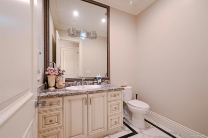 Walk-In Closet Photo of 9440 Alberta Road, Richmond, BC