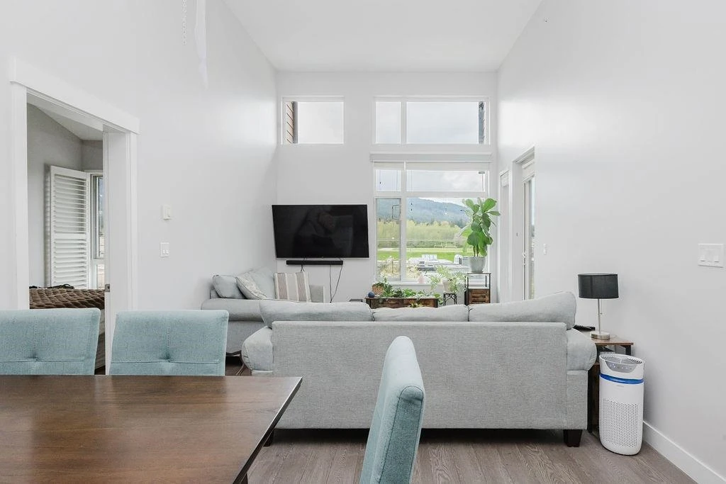 Living Room Photo of 404 875 Gibsons Way, Gibsons, BC
