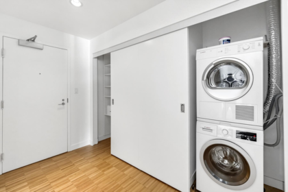 Laundry Room Photo of 1701 108 W Cordova Street, Vancouver, BC