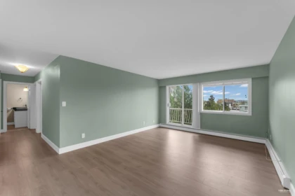 Kitchen Photo of 322 17707 57a Avenue, Surrey, BC