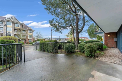 Powder Room Photo of 322 17707 57a Avenue, Surrey, BC