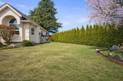Basement Recreation Room Photo of 16583 10 Avenue, White Rock, BC