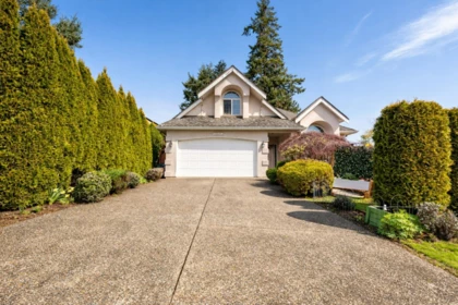 Laundry Room Photo of 16583 10 Avenue, White Rock, BC