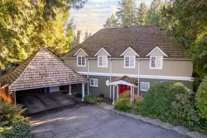 Hot Tub / Spa Photo of 526 Newdale Place, West Vancouver, BC
