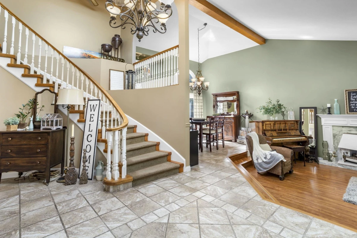 Living Room Photo of 32560 Downes Road, Abbotsford, BC