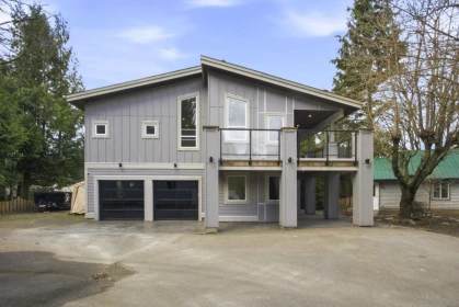 Mudroom Photo of 32560 Downes Road, Abbotsford, BC