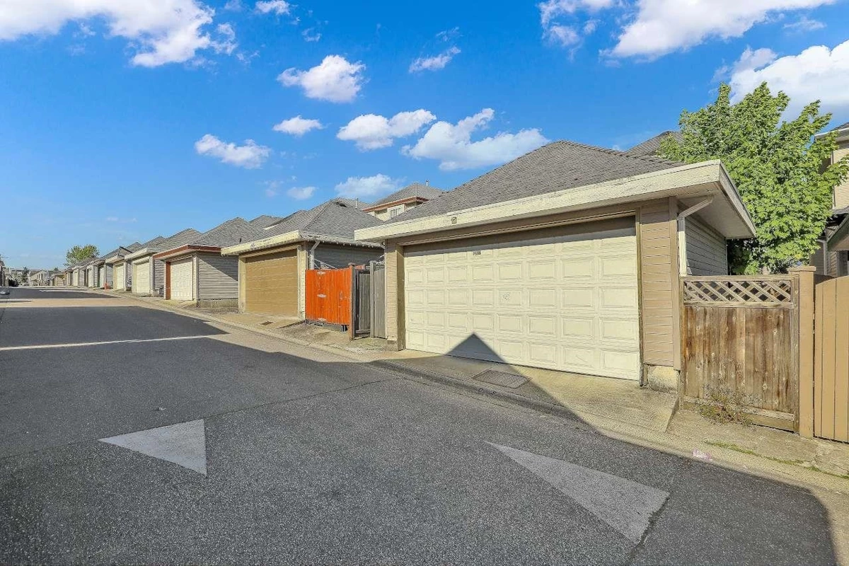 Family Room Photo of 6911 144a Street, Surrey, BC