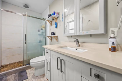 Primary Bathroom Photo of 778 E 52nd Avenue, Vancouver, BC