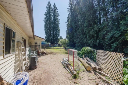 Front Yard Photo of 20928 96 Avenue, Langley, BC