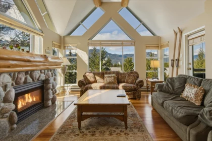 409 4910 Spearhead Place, Whistler, BC, Whistler — Apartment/Condo for sale