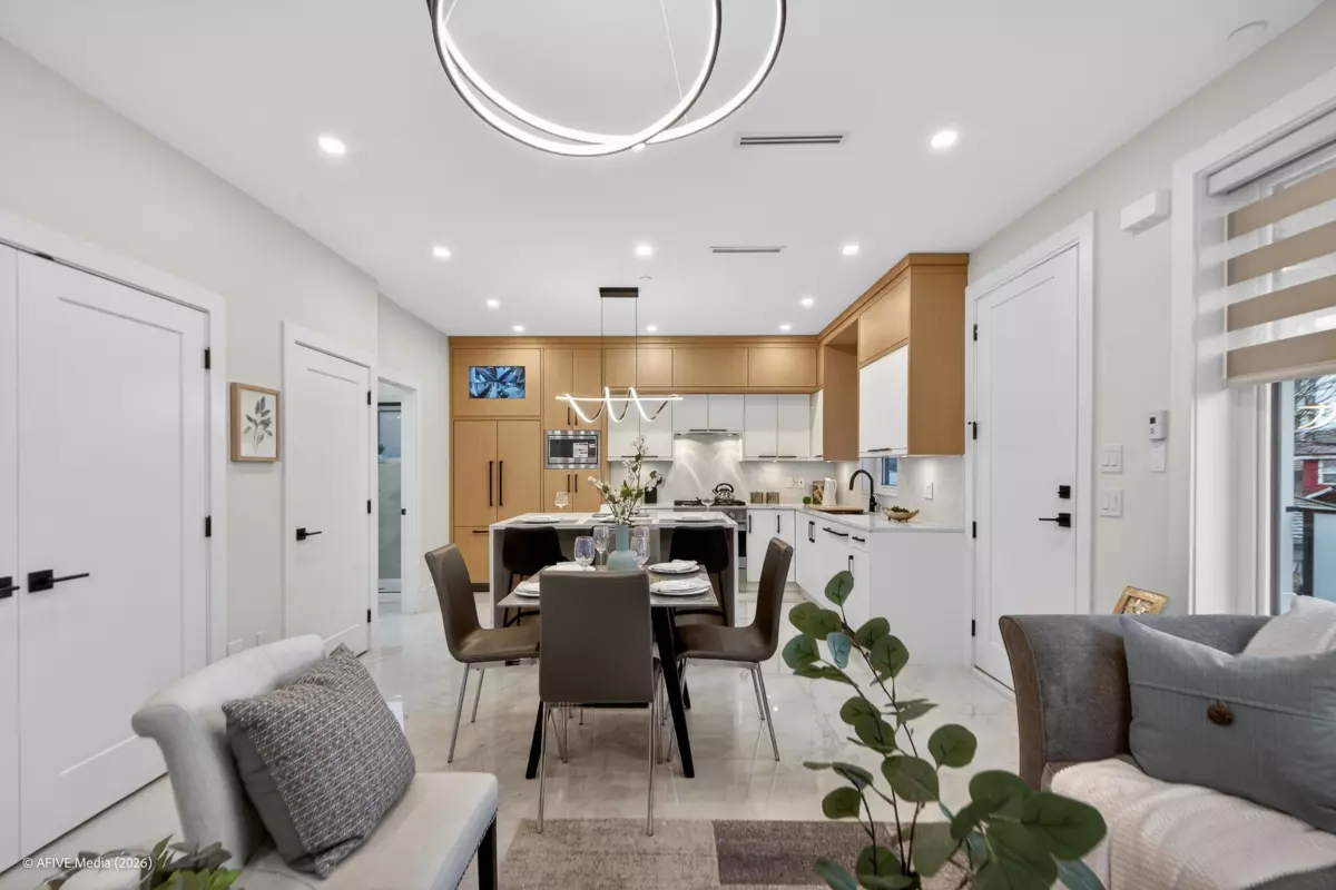 Family Room Photo of 1554 W 66th Avenue, Vancouver, BC