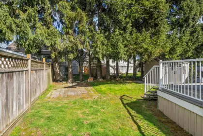 Backyard Photo of 23 31313 Livingstone Avenue, Abbotsford, BC