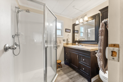 Guest Bathroom Photo of 23 31313 Livingstone Avenue, Abbotsford, BC
