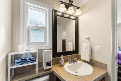 Laundry Room Photo of 23 31313 Livingstone Avenue, Abbotsford, BC