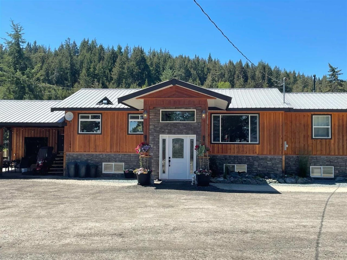 Exterior Rear Photo of 199 Old Black Mine Road, No City Value, BC