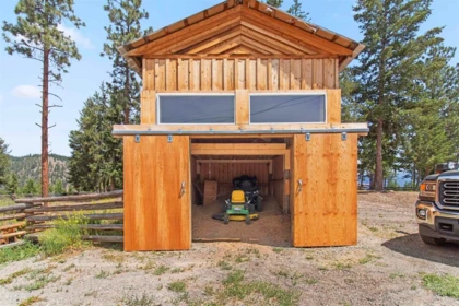 Basement Recreation Room Photo of 199 Old Black Mine Road, No City Value, BC