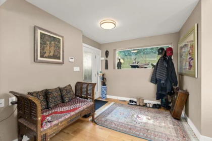 15535 Royal Avenue, White Rock, BC, White Rock — Single Family Residence for sale