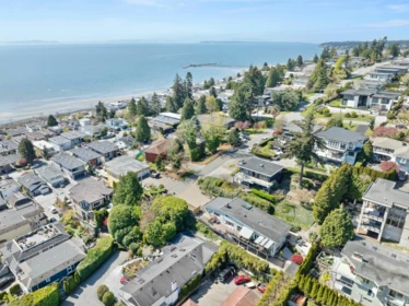 Fitness Center Photo Near 15535 Royal Avenue, White Rock, BC