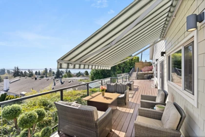 Hot Tub / Spa Photo of 15535 Royal Avenue, White Rock, BC