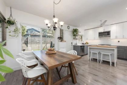 Kitchen Photo of 300 E 25th Street, North Vancouver, BC