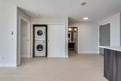 Primary Bathroom Photo of 1612 668 Columbia Street, New Westminster, BC