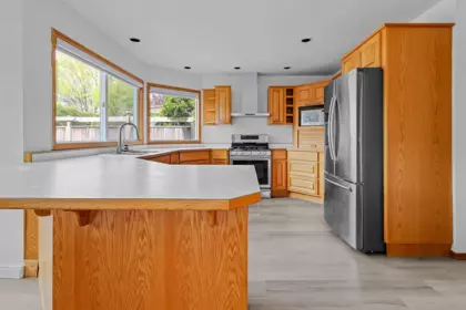Garage Interior Photo of 44650 Cumberland Avenue, Chilliwack, BC