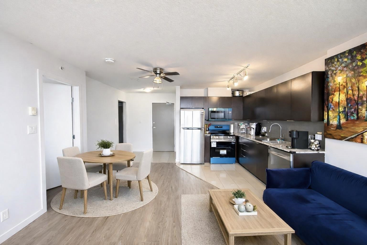 Dining Area Photo of 2810 13618 100 Avenue, Surrey, BC