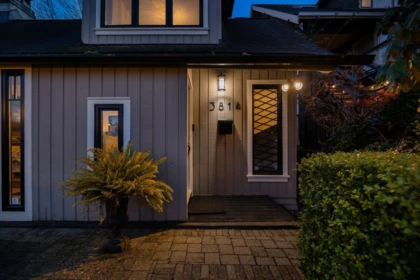 Front Yard Photo of 3814 W 11 Avenue, Vancouver, BC