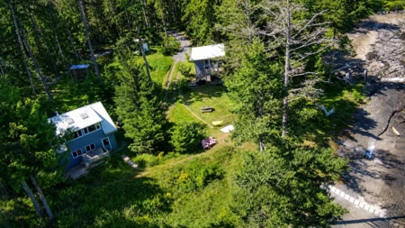 Hot Tub / Spa Photo of 125 Bellhouse Road, Galiano Island, BC