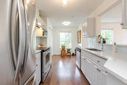 Kitchen Photo of 402 13870 70 Avenue, Surrey, BC