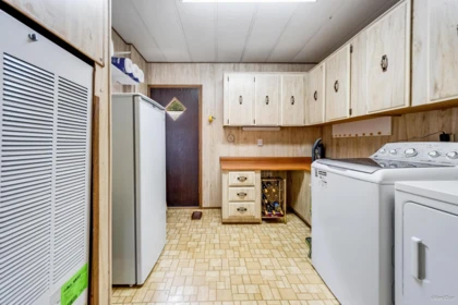 Office / Den Photo of 18 2120 King George Boulevard, Surrey, BC