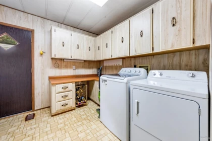 Powder Room Photo of 18 2120 King George Boulevard, Surrey, BC