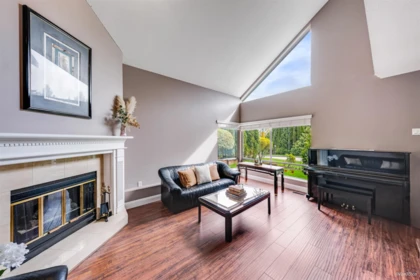 Kitchen Photo of 532 Riverview Crescent, Coquitlam, BC