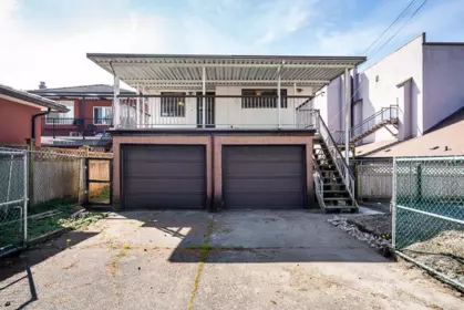Hot Tub / Spa Photo of 4332 Victoria Drive, Vancouver, BC