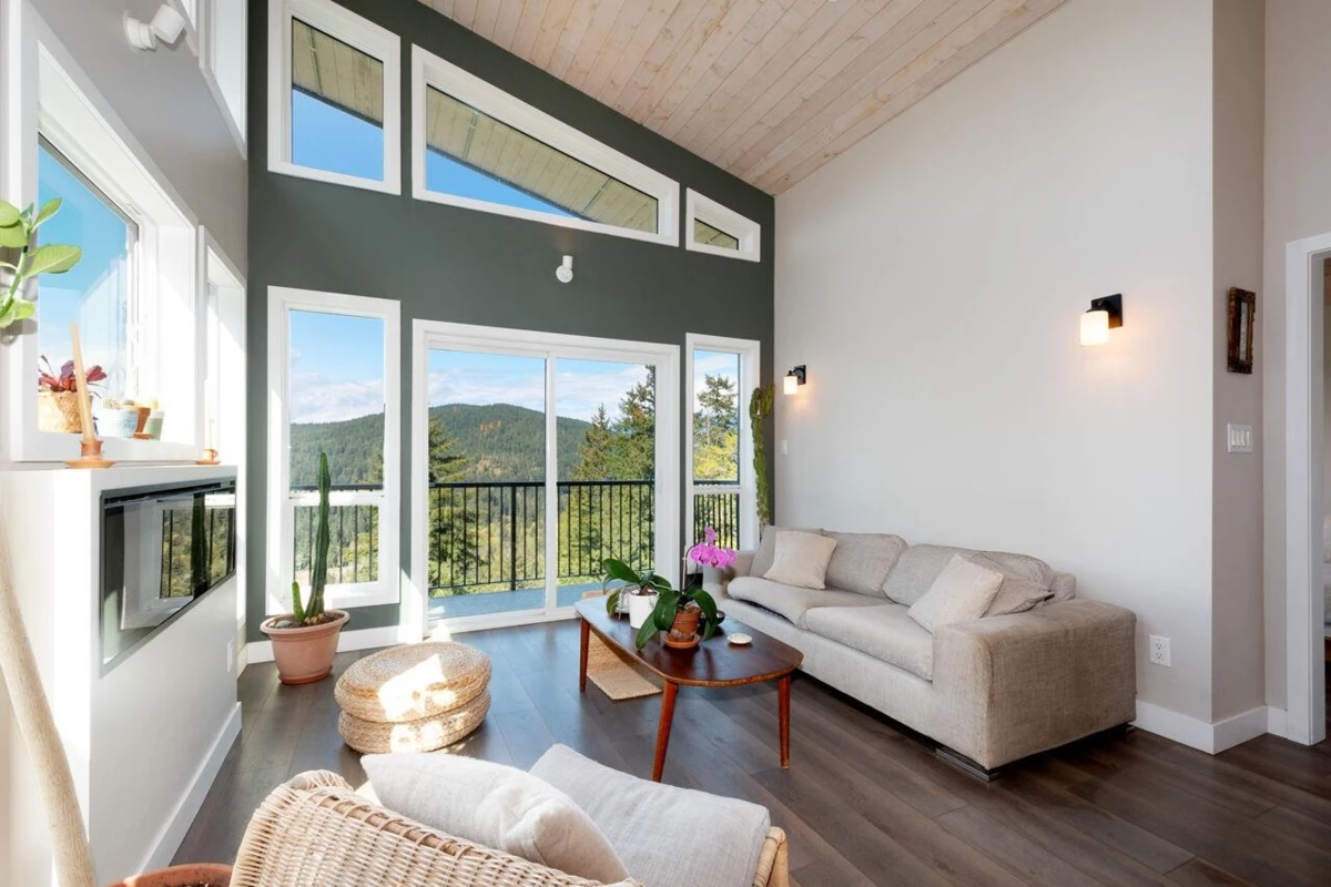 Dining Area Photo of 897 Rivendell Drive, Bowen Island, BC