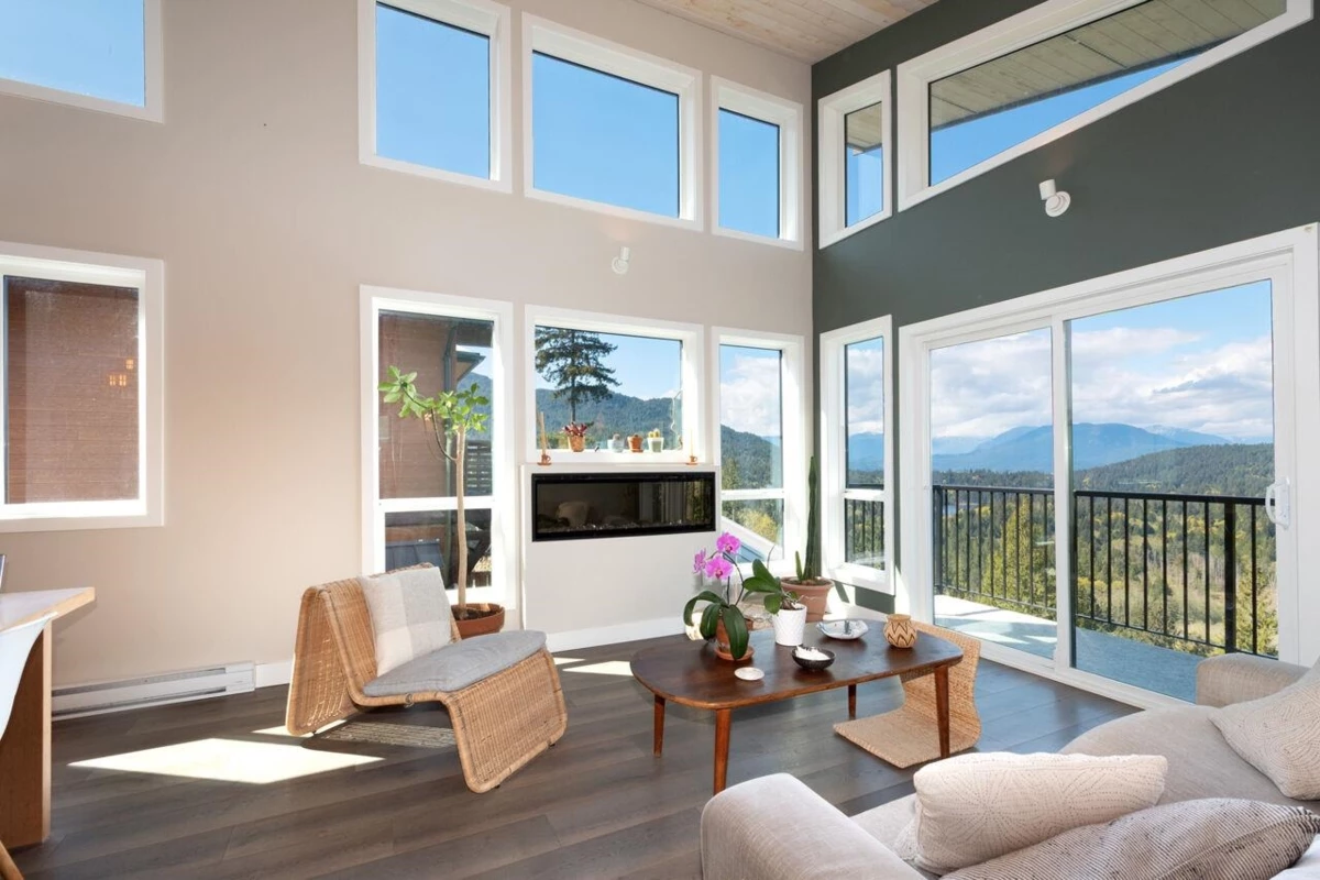 Family Room Photo of 897 Rivendell Drive, Bowen Island, BC